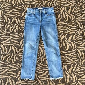 Madewell woman’s’ Stovepipe frayed hem jeans size 25